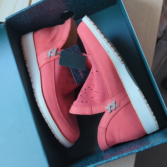 FINAL SALE 🆕🌿EMU AUSTRALIA BOOTIES🌿 - Picture 2 of 7